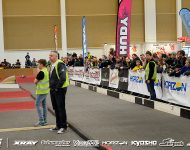 sat_crowd2